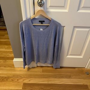 Never worn Banana Republic linen sweater. Lilac color.